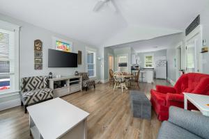 The Elm - 19 Farm View