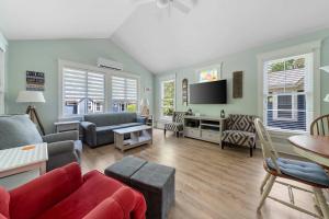 The Elm - 19 Farm View