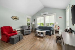 The Elm - 19 Farm View