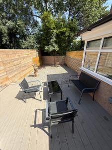 Modern 2 Bedroom Private Detached Cottage
