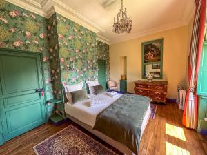 B&B / Chambres d'hotes Domaine de Kerrosen a proximite du port de Dinan, sur la Rance : photos des chambres