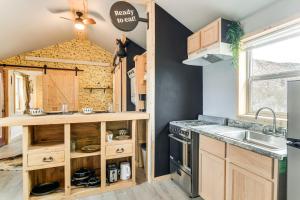 Fishing & Views: River Paradise in Dubois!
