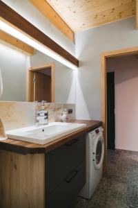 Vinařská búda nad golfem