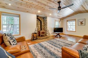 Truckee Retreat half Mi to Tahoe Donner Skiing