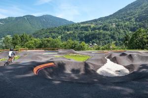 Appartements Le pied des pistes, studio 5 pers, balcon sud est, vue sur les montagnes : photos des chambres