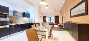 Paceville Flat Two Bedroom Two Bathrooms St Julians with Terrace and Yard Pen 2