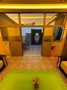 5 min AƩroport Appartement avec Terrasse et Grand Appartement