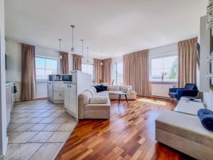 Nad stawem, dwupoziomowy, 6 łóżek, parking, zielona okolica