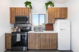 modern casita | Joshua Tree tiny home