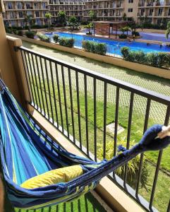 Homey Apartment with Olympic-sized pools
