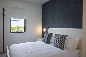 Waterfront Luxury Home - Tidelands House