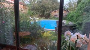 Gîte de charme avec piscine dans un environnement bucolique