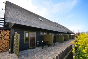 Seaside Cottage in Cisowo with terrace and lovely garden