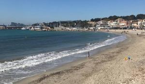 Duplex à 300m des plages, restos, commerces Saint-Cyr-sur-mer AQUALAND 1km