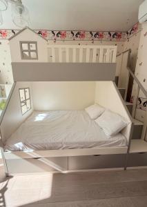 2-nd floor family apartment