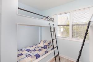 ONE More Happy Day 3BR-3BA Beach House w-HotTub, Sleeps 11