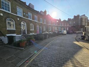 2 BD Gorgeous Kings Cross Residency