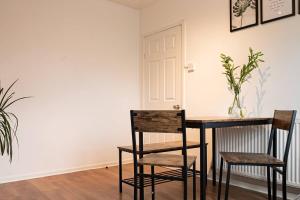 5 Bed House - Free Parking