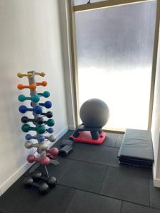 Apart Hotel - RiocentroRock in Rio cArCond. Frigobar, Garagem, Mercadinho, Cafeteria