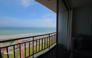 An apartment with an ocean view, near the airport