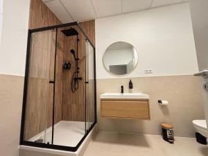 160qm - 6 Zimmer - Parkplatz - Zentrum - MalliBase Apartments