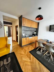 Old Town Apartment - Terrace & Parking