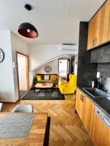 Old Town Apartment - Terrace & Parking