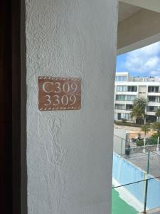 Vista Panorámica y Playa Cercana