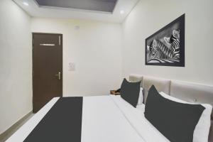 Super Collection O Rajeev Nagar Near Atal Path Formerly Vinayaka