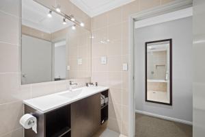 Carlyle Suites & Apartments