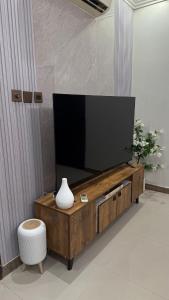 Apartment room and hall private entrance in Al-Malqa neighborhood