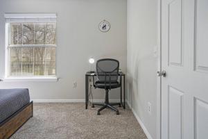 Cozy 9-Person Apt w WiFi near Downtown Austin