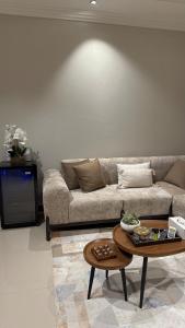 Apartment room and hall private entrance in Al-Malqa neighborhood