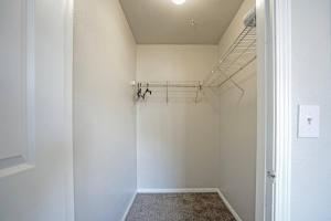 Central 9-Person Apt w WiFi, Near Downtown Austin