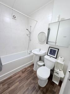 Cozy & Calm 3BR Hideaway