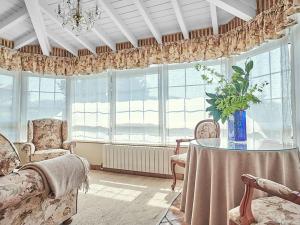 Casa Parbayón Encanto entre Jardines y Luz Natural