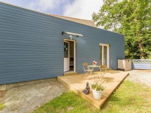 Évasion Marine : Studio avec Jardin Privé, Terrasse et Accès Direct au Canal de Nantes à Brest - FR-1-306-835