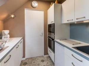 Maisons de vacances Gite calme pres de plages, au coeur de Batz-sur-Mer, terrasse sud, wifi, et equipements bebe - FR-1-306-840 : photos des chambres