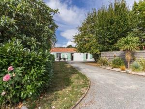 Maisons de vacances Ferme renovee avec jardin clos, proche plages, Pornic et Nantes - velos, terrain de petanque, equipements bebe - FR-1-306-825 : photos des chambres