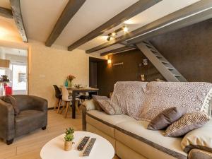 Maisons de vacances Maison renovee avec jardin pres du Canal de Nantes a Brest, ideale pour peche et escapades nature - FR-1-306-870 : photos des chambres