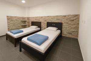 APARTAMENTO COMPLETO, Piedra viva