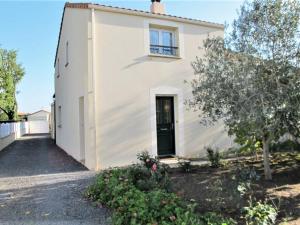 Maisons de vacances Gite Confortable entre Nantes et la Mer avec Parking Securise et Coin Detente Prive - FR-1-306-885 : photos des chambres