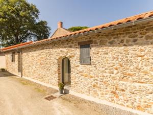 Spacieux écogîte en pierre avec jardin clos, proche de locéan et des plages, tout confort - FR-1-306-1032