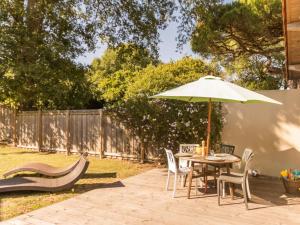 Maisons de vacances Spacieux ecogite en pierre avec jardin clos, proche de l'ocean et des plages, tout confort - FR-1-306-1032 : photos des chambres