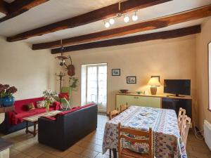 Maisons de vacances Charmante Maison Familiale a la Campagne, Proche Foret, avec Wifi, Ping-Pong et Panier de Basket - FR-1-306-1152 : photos des chambres