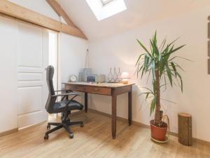 Gîte Confortable avec Jardin, Proche Mer et Ville, Équipé pour Familles, Vélo Inclus - FR-1-306-1076