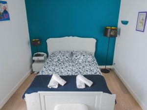 Maisons de vacances Maison mitoyenne avec jardin clos et terrasse a 200m de la plage - Vieux Port de Pornic - FR-1-306-1213 : photos des chambres