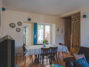 Maisons de vacances Maison mitoyenne avec jardin clos et terrasse a 200m de la plage - Vieux Port de Pornic - FR-1-306-1213 : photos des chambres