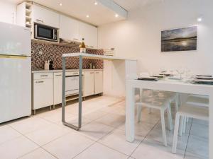 Gîte Contemporain avec Jardin et Parking à La Chapelle-sur-Erdre - FR-1-306-1309