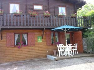 Maisons de vacances Charmant Gite en Montagne avec Terrasse et Garage, Proche La Bresse Ski et Sentiers Balises - FR-1-589-17 : photos des chambres